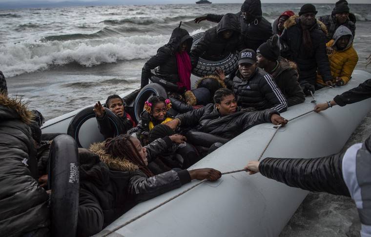 Афины призвали провести экстренное заседание глав МИД ЕС из-за мигрантов
