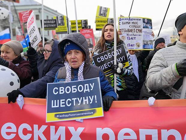 Сторонники Шестуна приняли участие в Марше Немцова