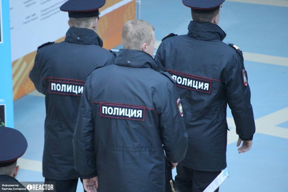Два человека пострадали в массовой драке в Петербурге