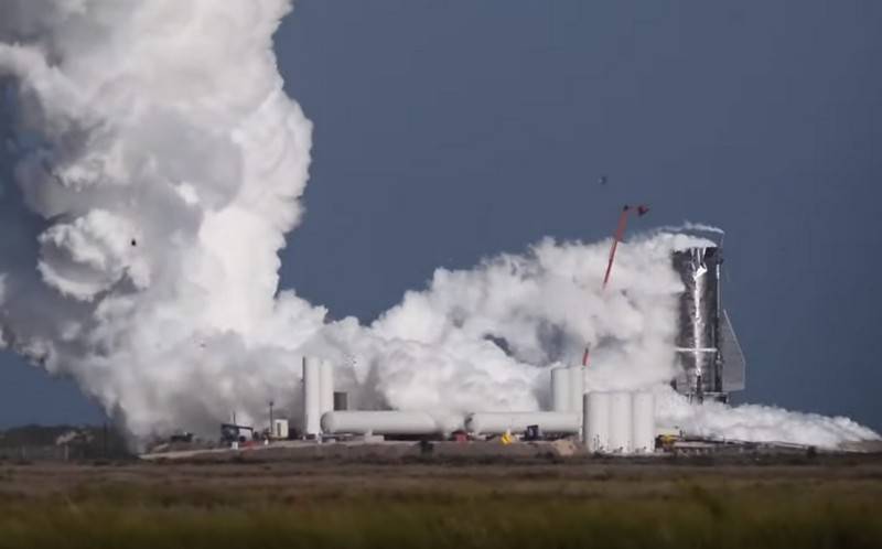 Ракета для межпланетных перелетов SpaceX взорвалась во время испытаний