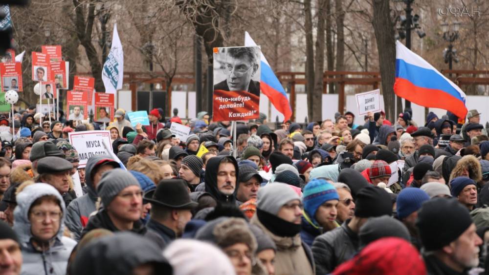 Макаренко призвал запретить проводить провокационные марши Немцова