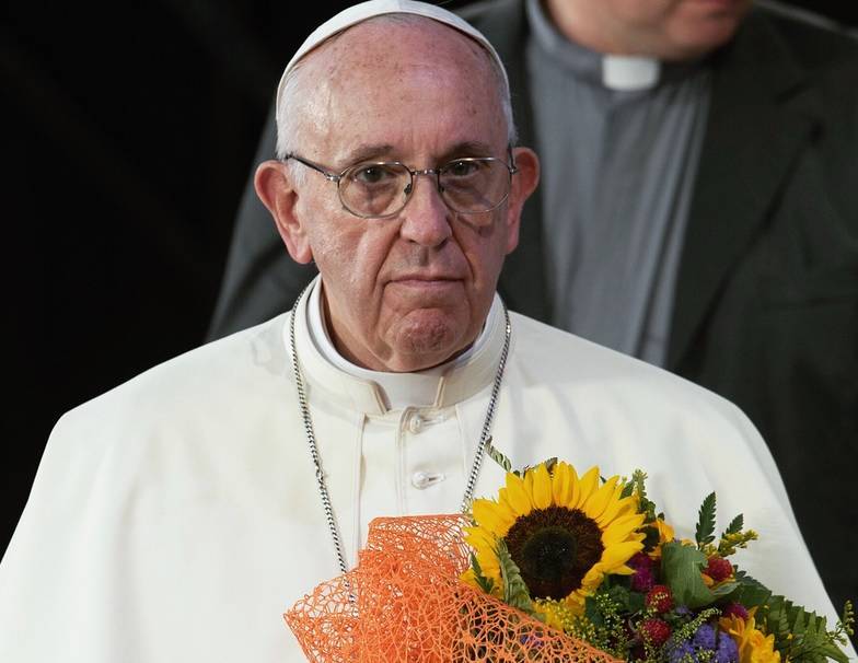 Новость о коронавирусе у помощников Папы Римского оказалась «полным фейком»