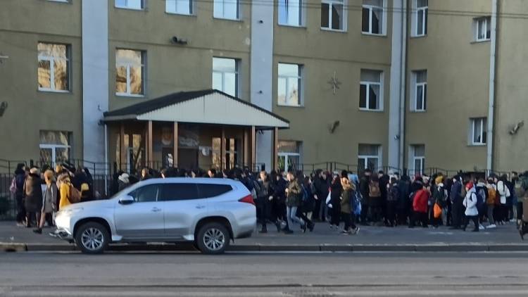Шесть районных судов «заминировали» в Петербурге в понедельник утром
