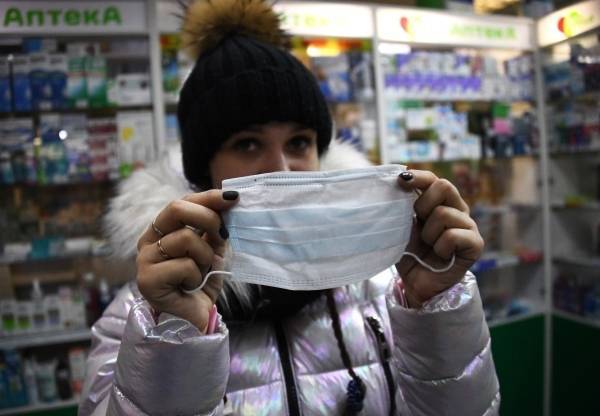 СМИ сообщили о дефиците медицинских масок в аптеках Москвы