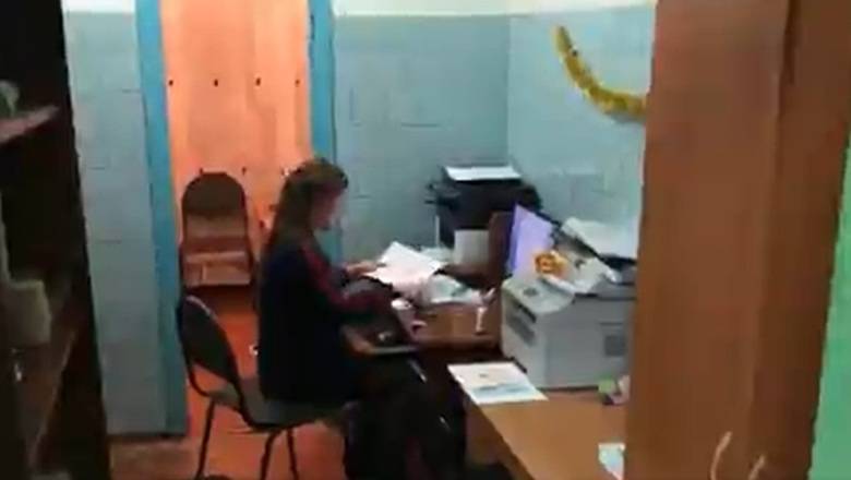 Вынужденная мера: в Красноярском крае учителя работают в туалете