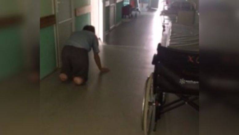 В больнице Башкирии пациент с ампутированными ногами полз по коридору