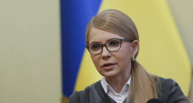 Тимошенко заявила, что Украина «летит в пропасть»