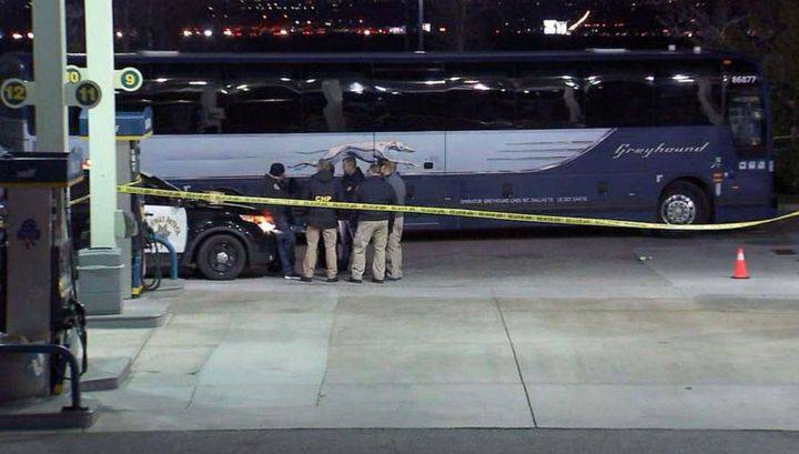 В США неизвестный убил одного и ранил нескольких пассажиров автобуса