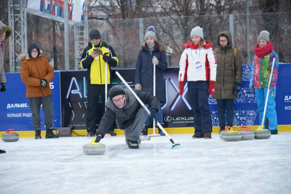 Турнир по керлингу и школа хоккея: ВДНХ отметит День зимних видов спорта