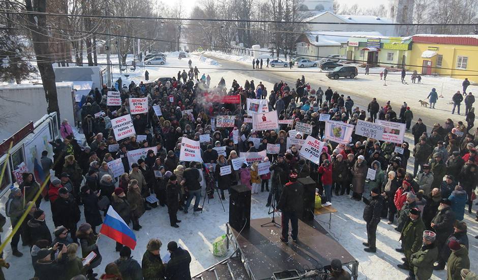 Жители Подмосковья провели крестный ход против строительства мусорного завода Игоря Чайки