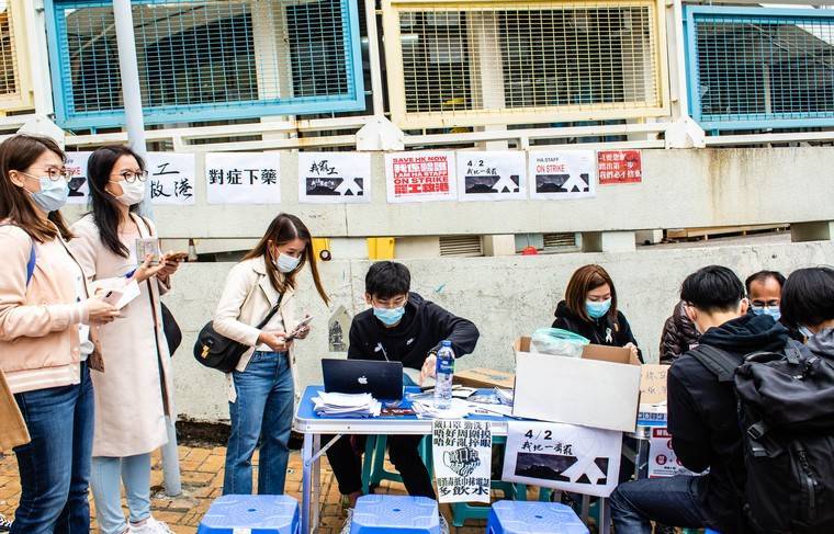Медики Гонконга бастуют против открытых границ с материковым Китаем