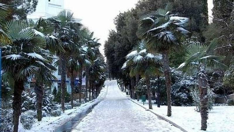 Жителям Крыма пообещали 15-градусный мороз и снегопад