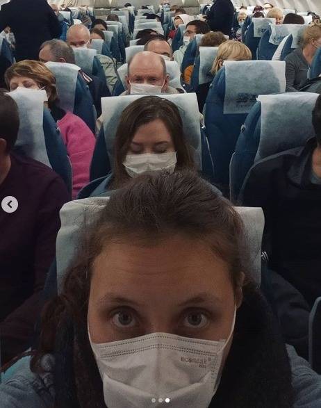Туристы, прилетевшие из Китая, рассказали, как их проверяют на коронавирус в Кольцово