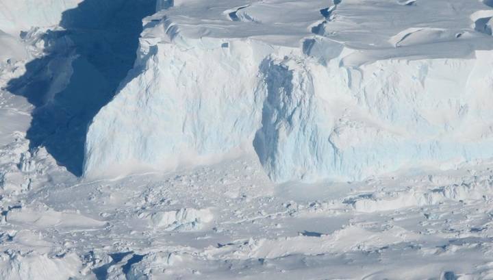 Подводный дрон впервые исследовал основание "ледника Судного дня" в Антарктиде