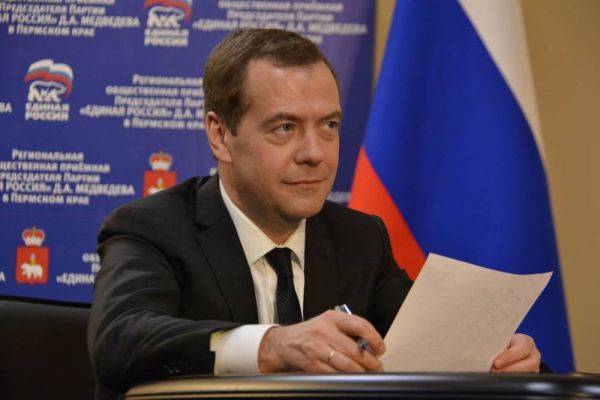 Президент Путин подписал указ о должностях и зарплатах аппарата Медведева