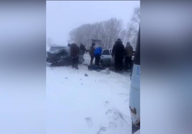 Четыре человека пострадали в жёстком ДТП на кузбасской трассе