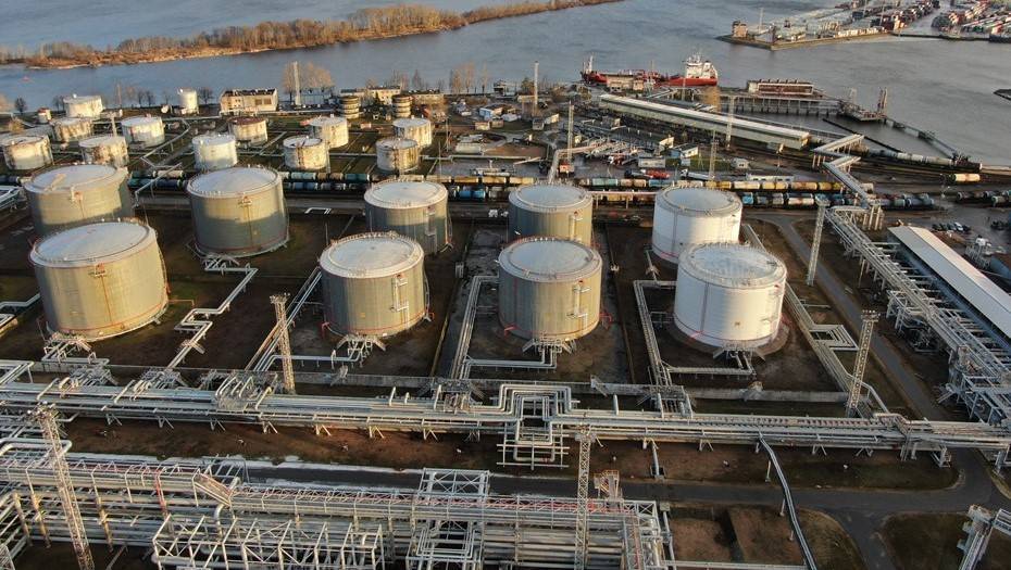 "Петербургский нефтяной терминал" увеличил перевалку нефтепродуктов на 2,6% в 2019 году