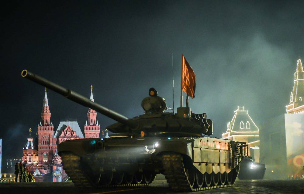 Более 20 образцов новой военной техники покажут на Красной площади 9 мая