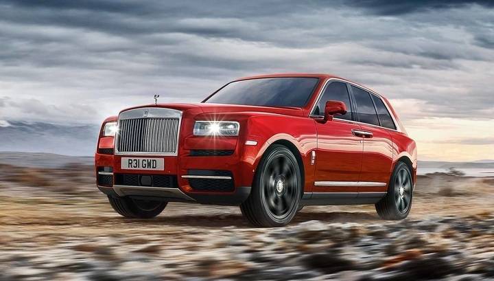 Продажи кроссовера Rolls-Royce в России подскочили в 15 раз