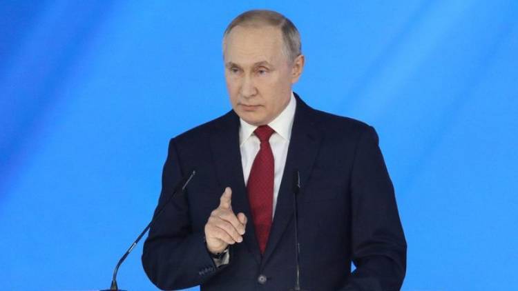 Путин считает, что к изменению Конституции нужно привлечь как можно больше людей