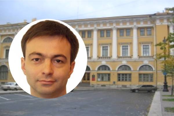 Суд оставил под стражей экс-чиновника Жилищного комитета Акима Гашенко