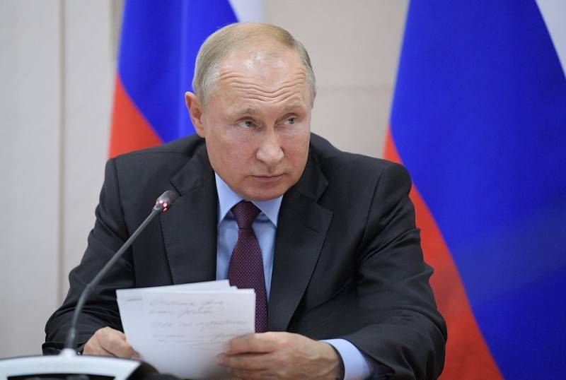 Владимир Путин: Я вносил поправки в Конституцию не для того, чтобы продлить свои полномочия