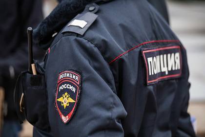 Российский полицейский избил знакомую за нераспроданные наркотики
