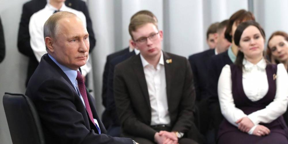 Путин поддержал идею участника платформы "Россия – страна возможностей" об открытии в школах бизнес-кружков