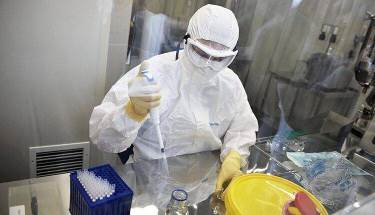 Путин напомнил об эффективности российских ученых в борьбе с Эболой