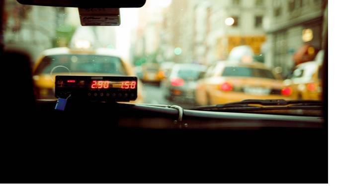 За месяц 2020 года таксисты стали участниками 74 ДТП в Петербурге и области