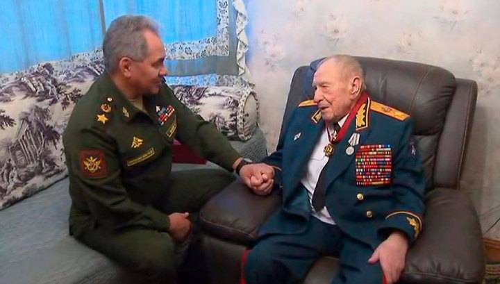 Последний министр обороны СССР награжден орденом "За заслуги перед Отечеством"