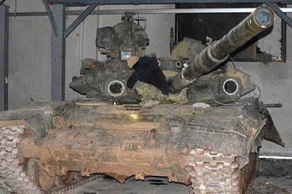 Т-90 с «подбитым глазом» в Сирии показали на снимке