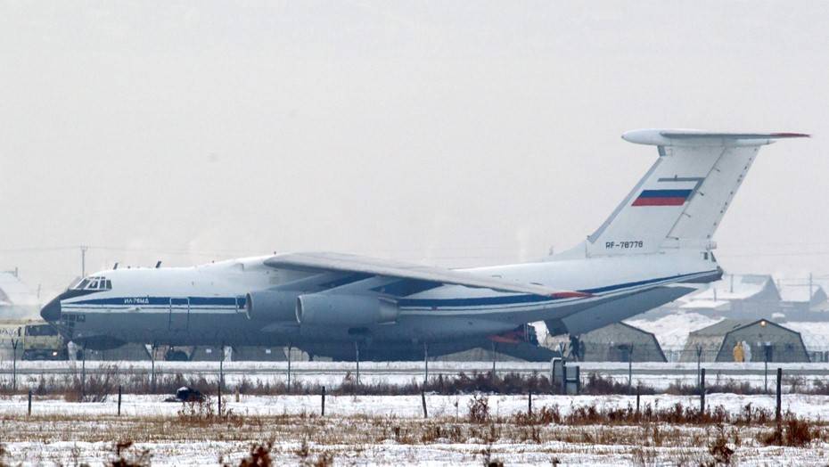 Первый самолет ВКС с эвакуированными россиянами прибыл из Уханя в Тюмень