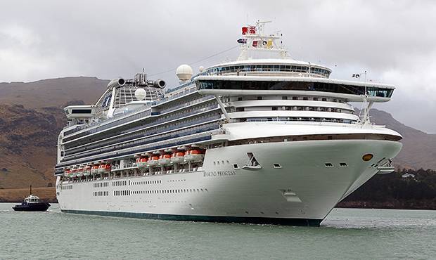 На круизном лайнере Diamond Princess у туристов выявили коронавирус. На этом корабле есть россияне