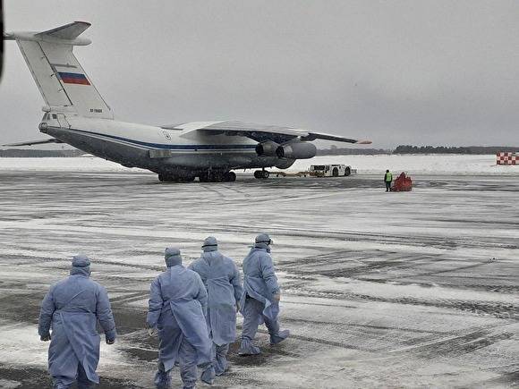 Первый борт с эвакуированными из Китая приземлился в тюменском аэропорту Рощино