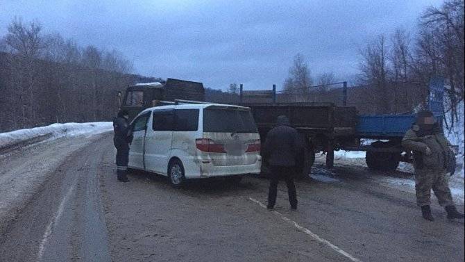 В Башкирии в ДТП с КамАЗом пострадали три человека