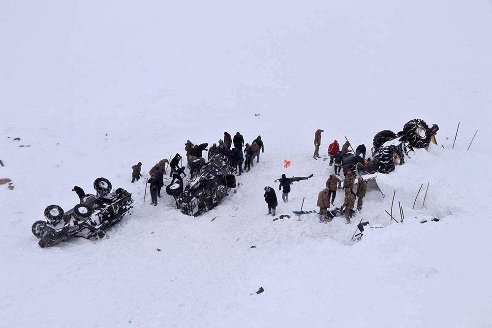 В Турции из-за схода лавины погибли больше 30 человек