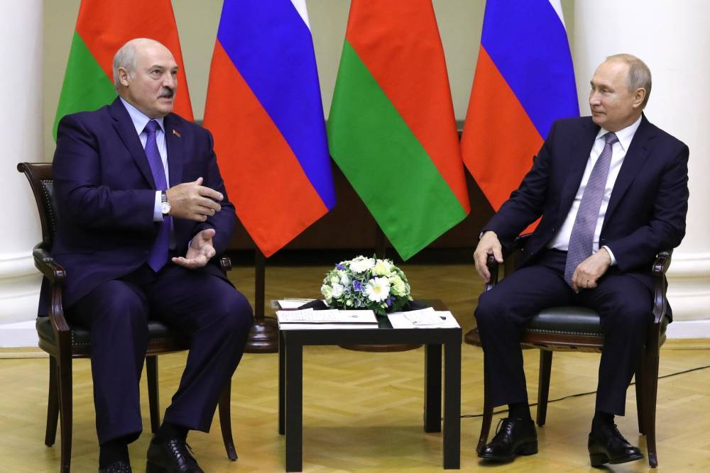 Опрос показал сокращение числа сторонников союза России и Белоруссии