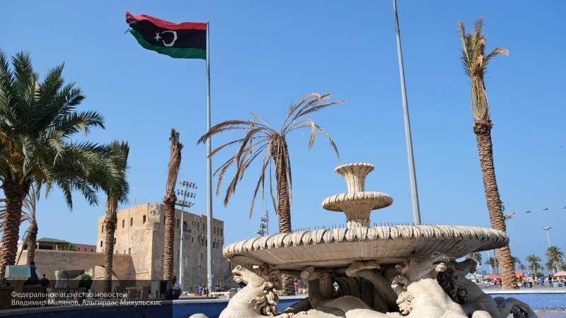 Греция и ОАЭ осудили действия Анкары, поставляющей ПНС Ливии оружие и технику