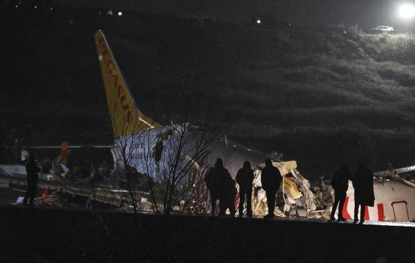 Из-за жесткой посадки аэропорта в Турции пострадали 120 человек