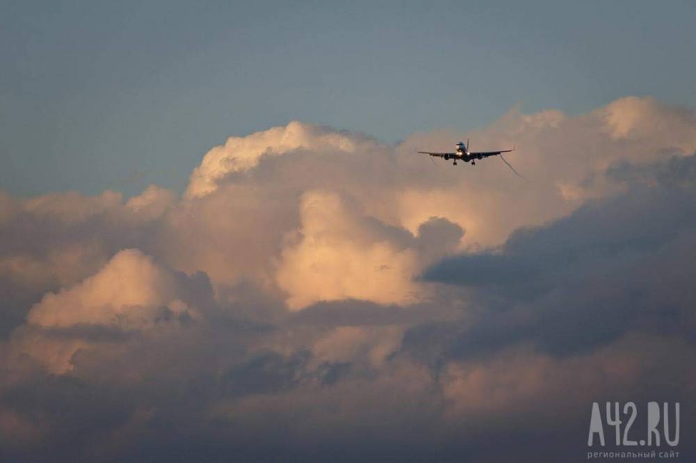 В Кузбассе авиарейс задержали на три часа из-за тумана