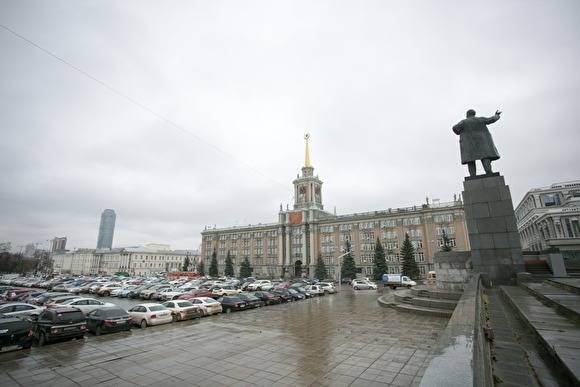 Мэрия Екатеринбурга второй раз за год покупает 10 новых машин за ₽18 млн