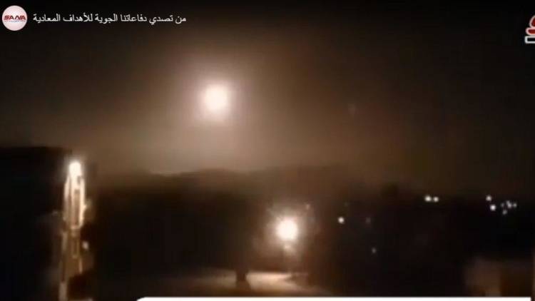Отражение сирийскими ПВО ракетного удара по Дамаску попало на видео