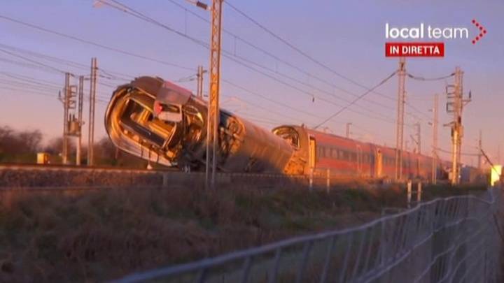 В Италии скоростной поезд сошел с рельсов: есть погибшие