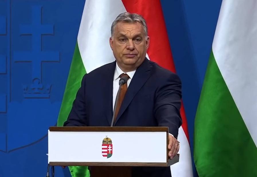 Премьера Венгрии пригласили на 75-летие Победы в Москве