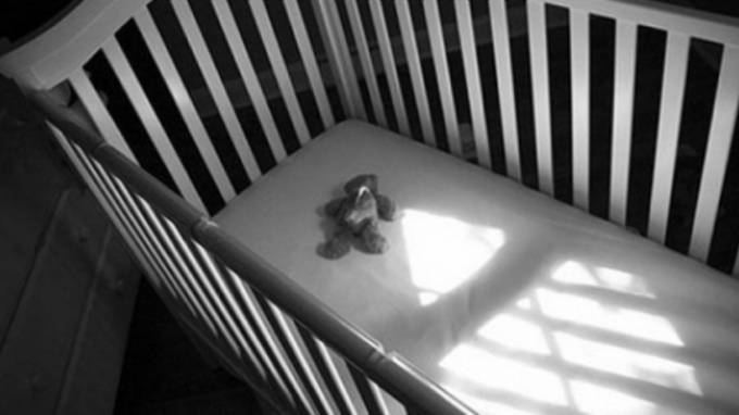 В Забайкалье 2-летняя девочка умерла в гараже