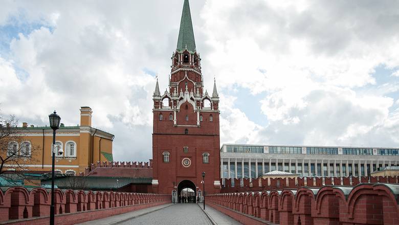 Из-за коронавируса посетителей Кремля проверяют тепловизором