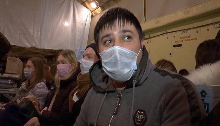 Эвакуированных из Уханя в Тюмень граждан осмотрели врачи