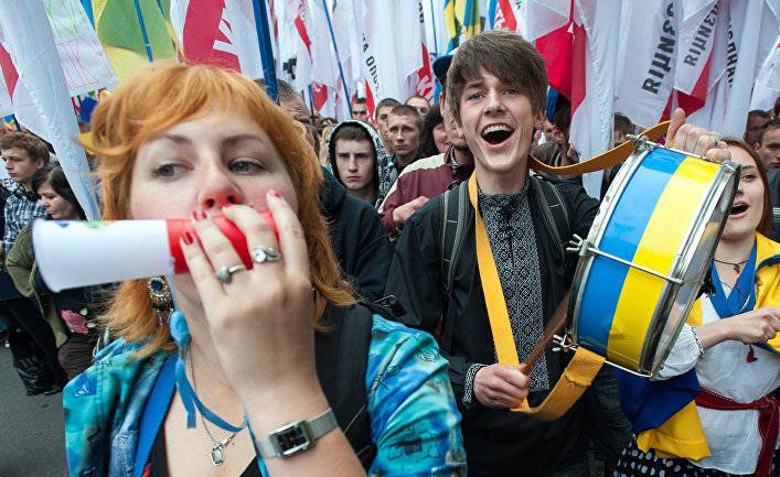 Україна молода (Украина): украинский язык разъединяет нас только с Россией, а украинцев на самом деле он объединяет