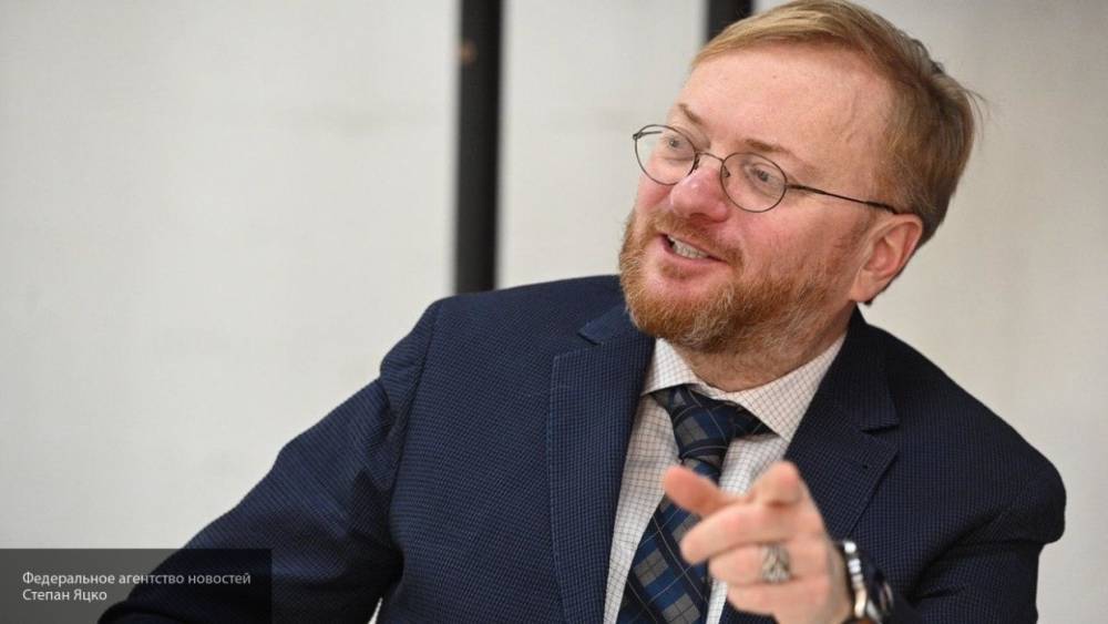 Милонов в шутку предложил внести в Конституцию поправки "про котиков"